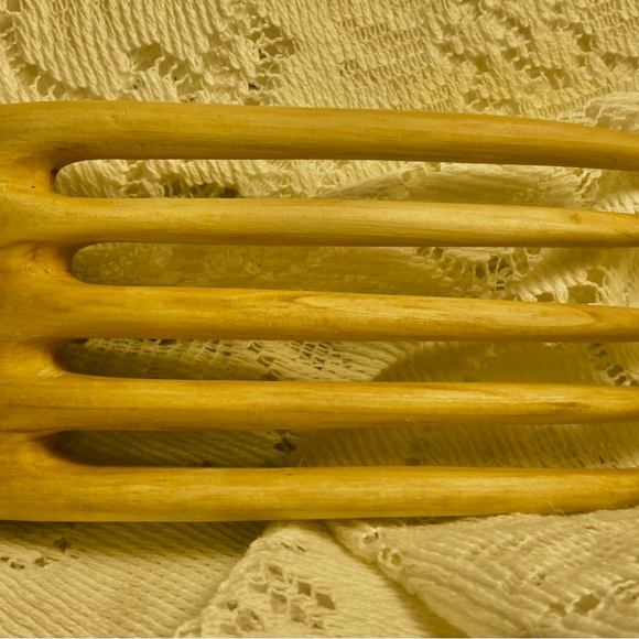 Hand carved Wood Hair Fork - Picture 3 of 12